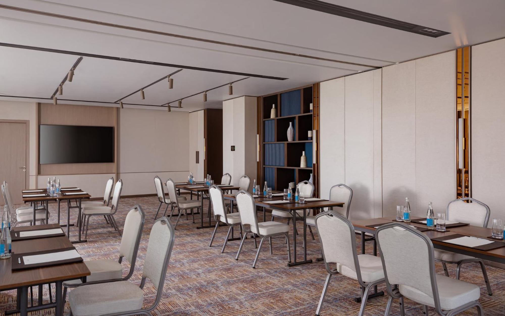 Intercontinental Tashkent By Ihg Hotel Екстериор снимка